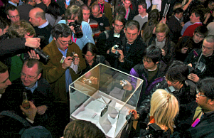 Många ville spana in Idou